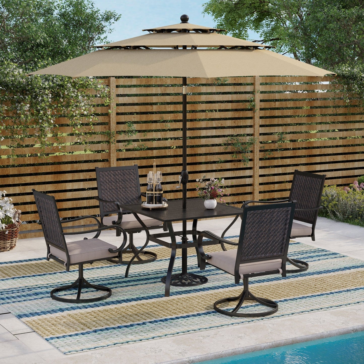 Ensemble de salle à manger de patio MAISON ARTS 5/7 pièces, 4/6 chaises pivotantes en rotin avec coussin et 1 table en métal avec trou pour parasol