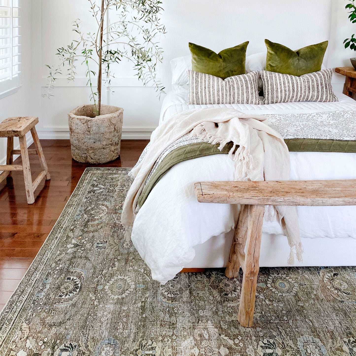Alexander Home Isabelle Shabby Chic Vintage Distressed Printed Area Rug