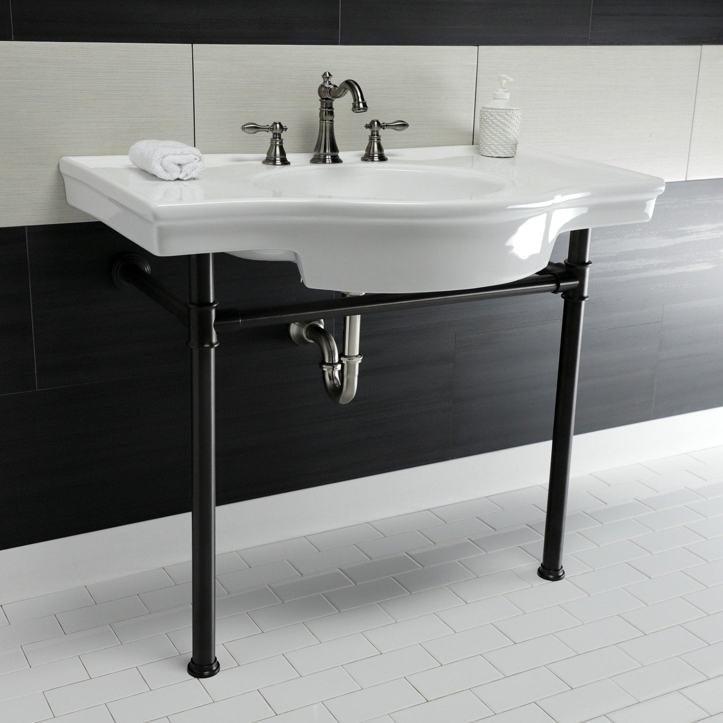 American Classic Widespread Bathroom Faucet
