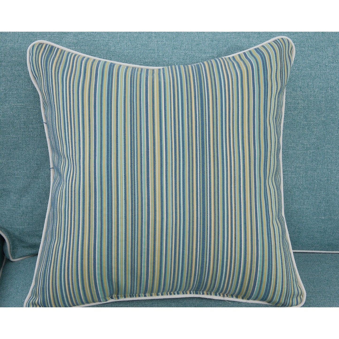 Canapé American Furniture Classics modèle Coastal Aqua Series avec quatre coussins décoratifs