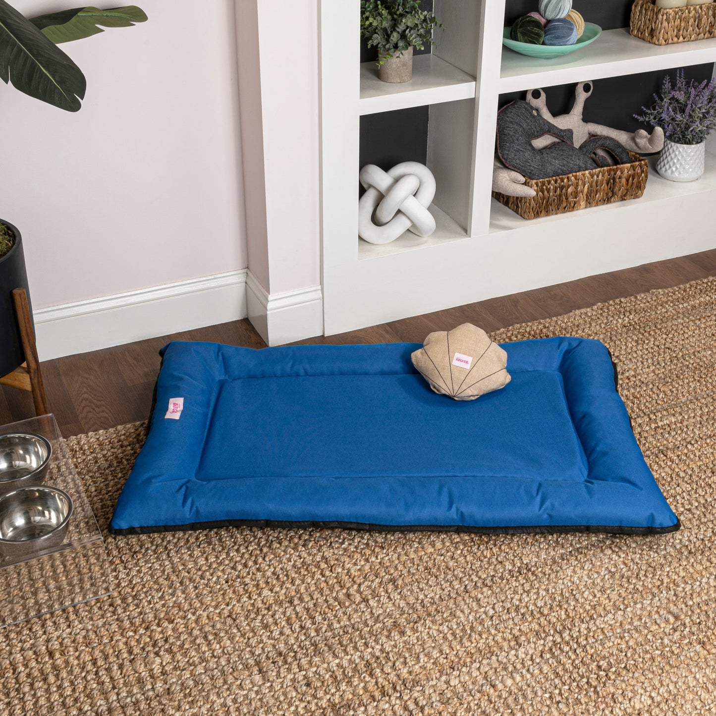 Archie Traditional Oxford Waterproof Indoor/Outdoor Hand-Washable Memory Foam Camping Pet Bed