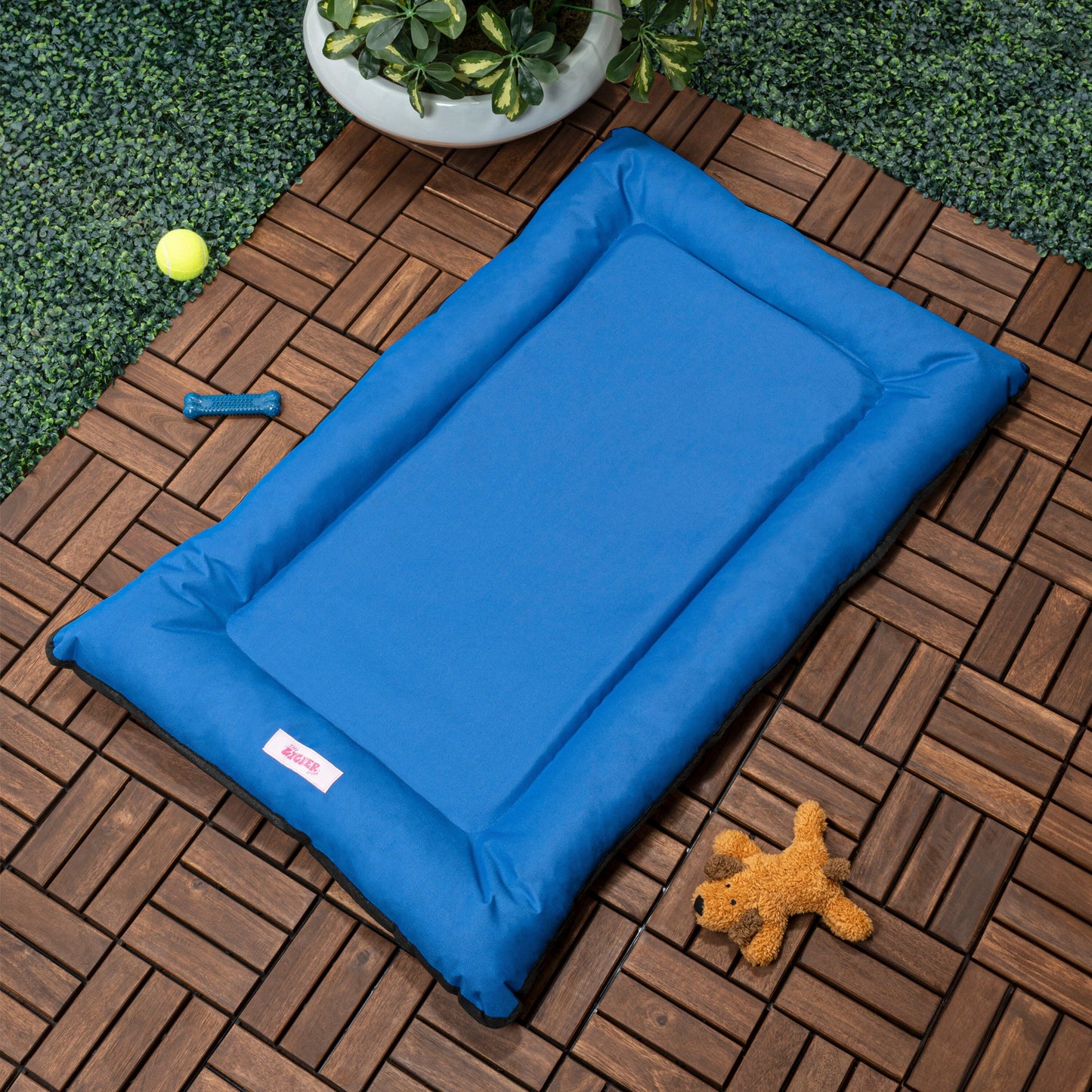 Archie Traditional Oxford Waterproof Indoor/Outdoor Hand-Washable Memory Foam Camping Pet Bed