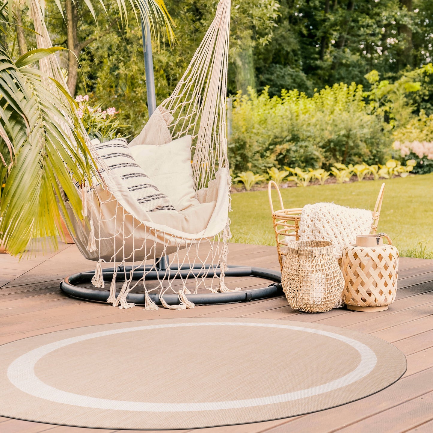 Beverly Rug Modern Bordered Indoor Outdoor Rug, Outside Carpet for Patio, Deck, Porch