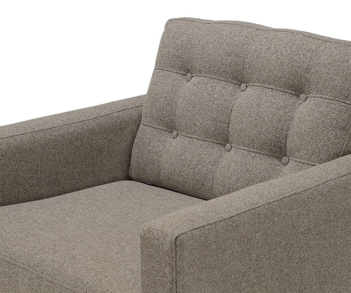 Chaise Everly