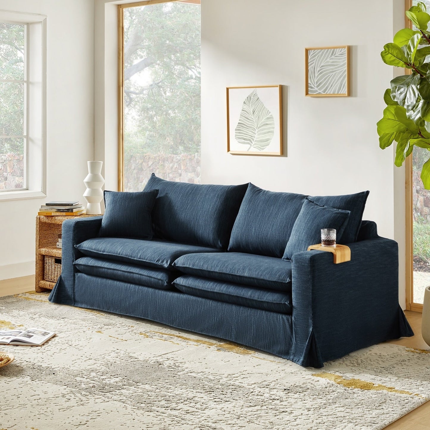 Canapé moderne Elias avec porte-gobelet et coussins réversibles par HULALA HOME