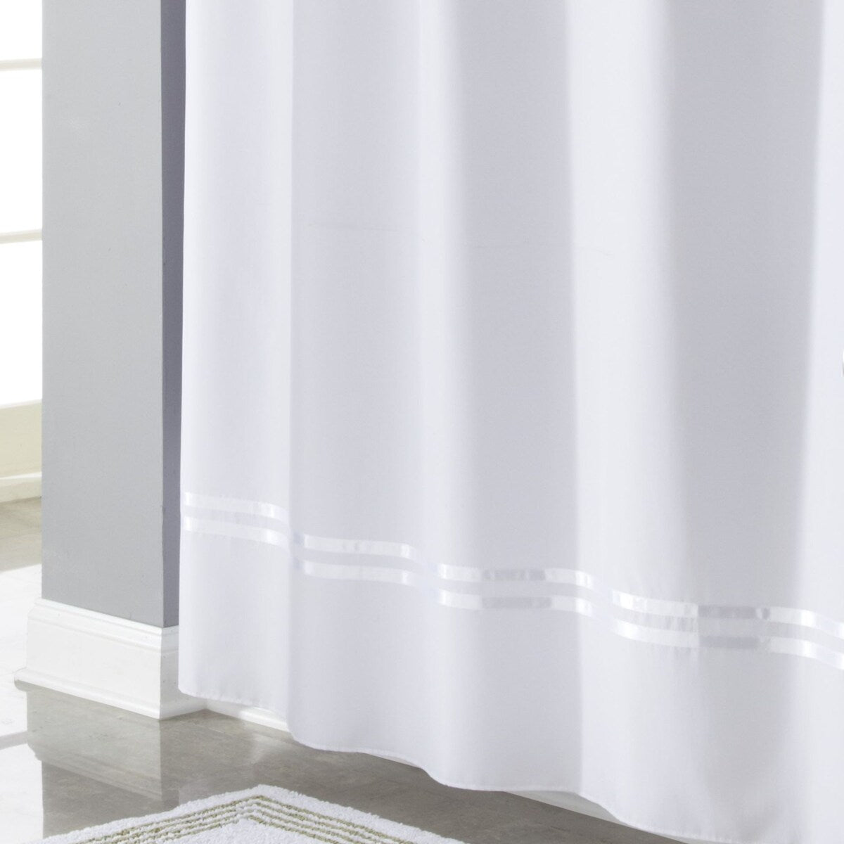 Rideau de douche 3 en 1 Hookless Escape avec fenêtre supérieure transparente, anneaux flexibles et doublure en tissu