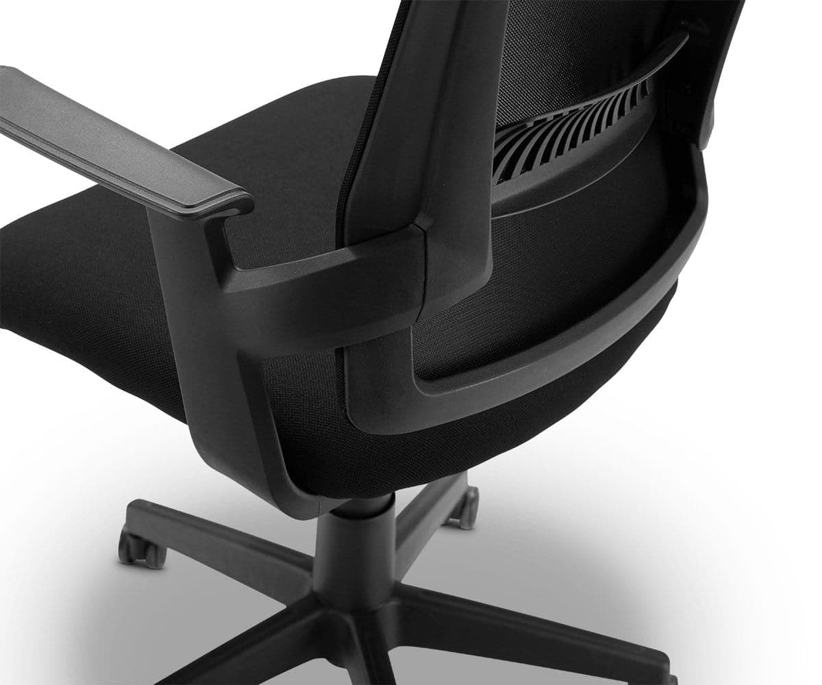 Chaise Pitka