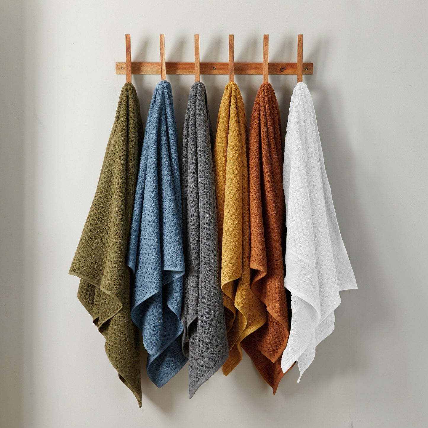 Linery & Co. Cotton Diamond Waffle Texture Bath Towels.
