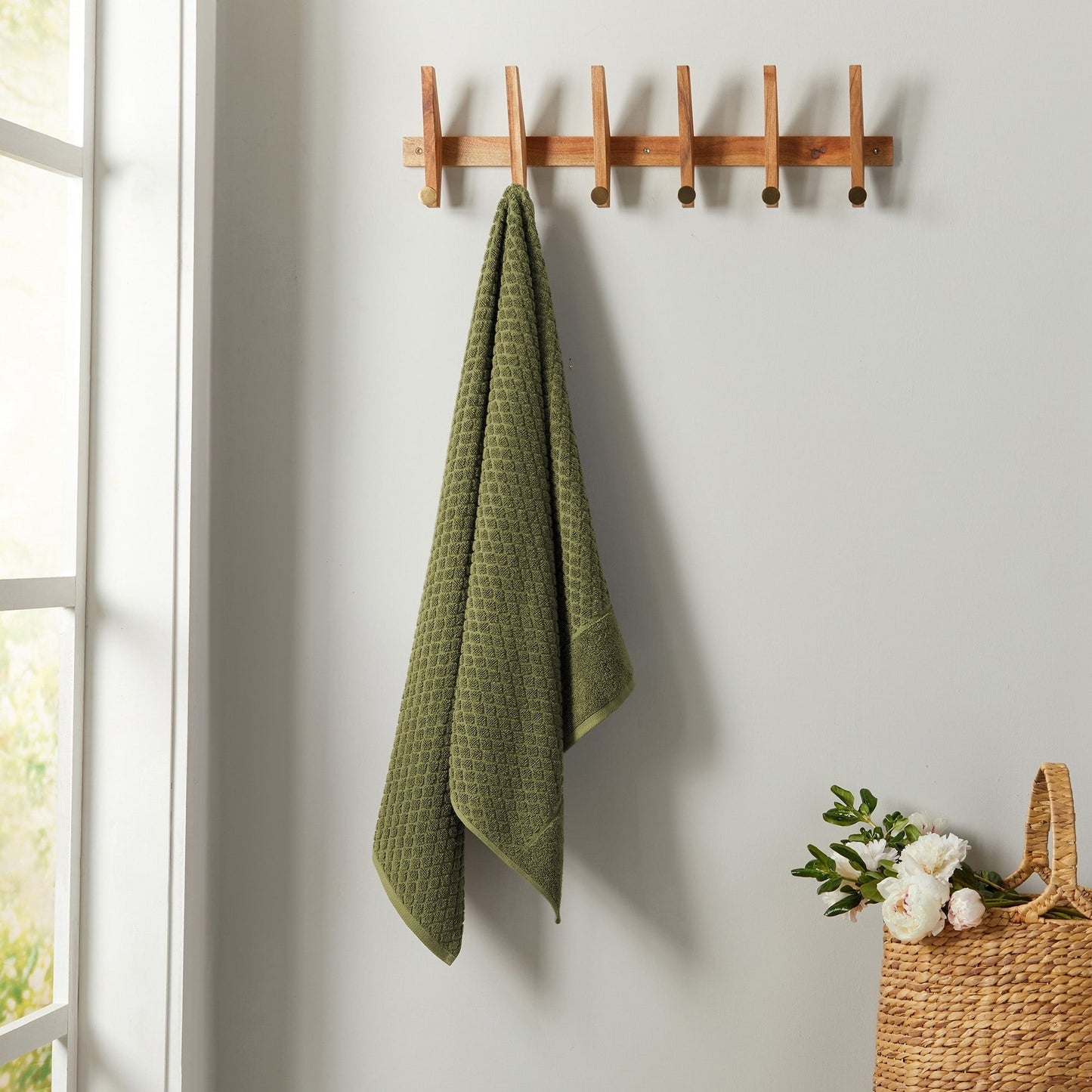Linery & Co. Cotton Diamond Waffle Texture Bath Towels.