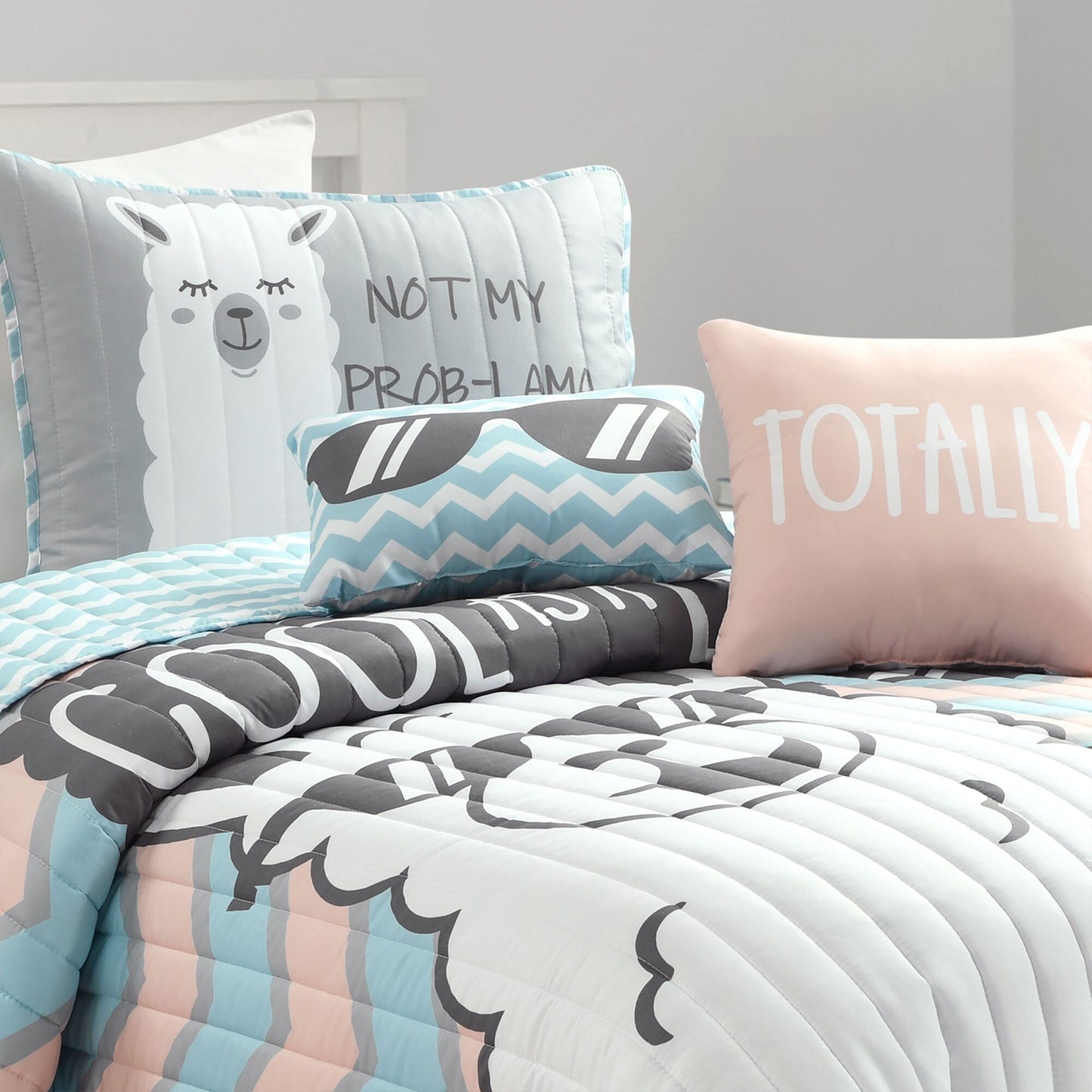 Lush Decor Cool as Llama Reversible Quilt Set