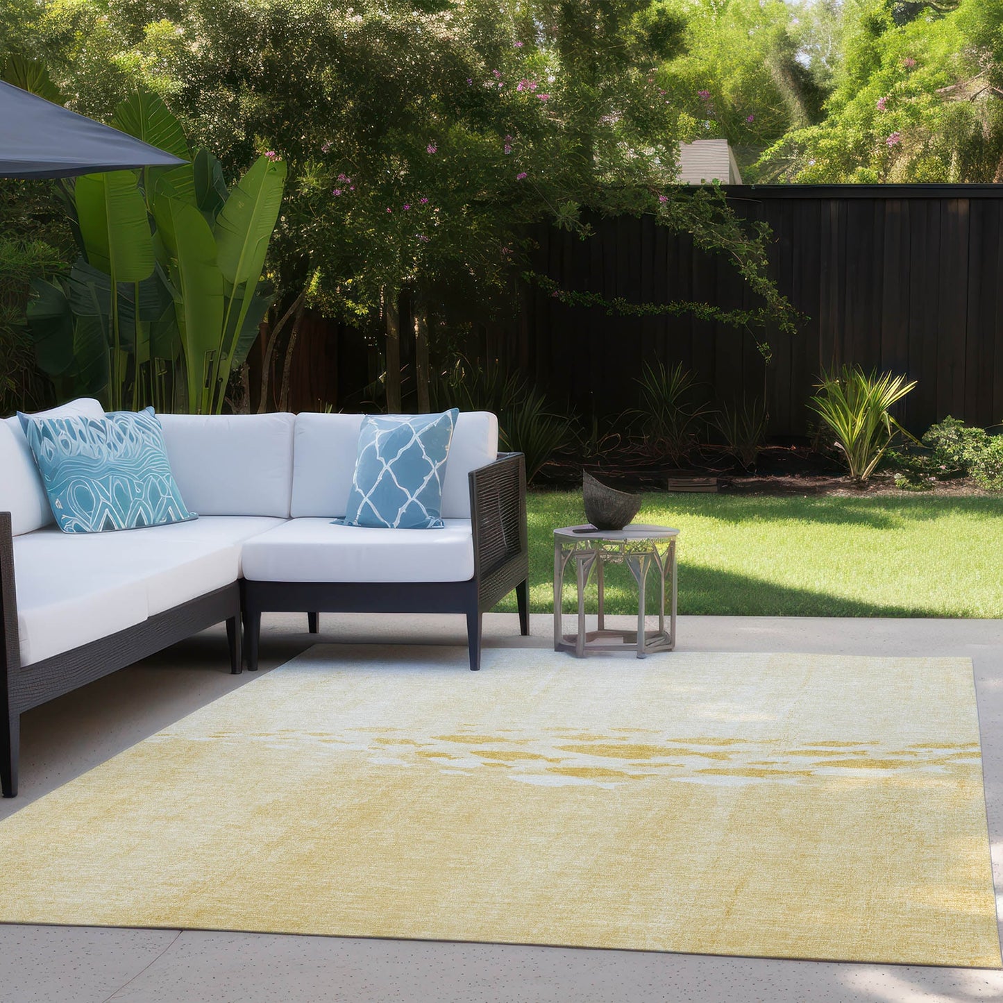 Machine Washable Indoor/ Outdoor Chantille Modern Sea Life Rug