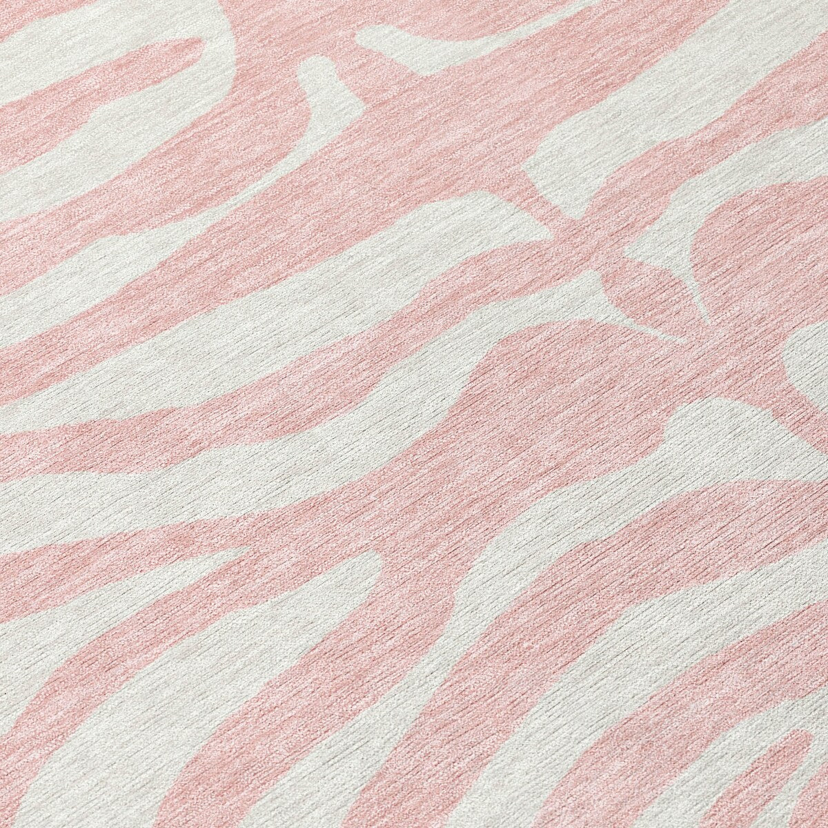 Machine Washable Indoor/ Outdoor Modern Animal Print Chantille Rug