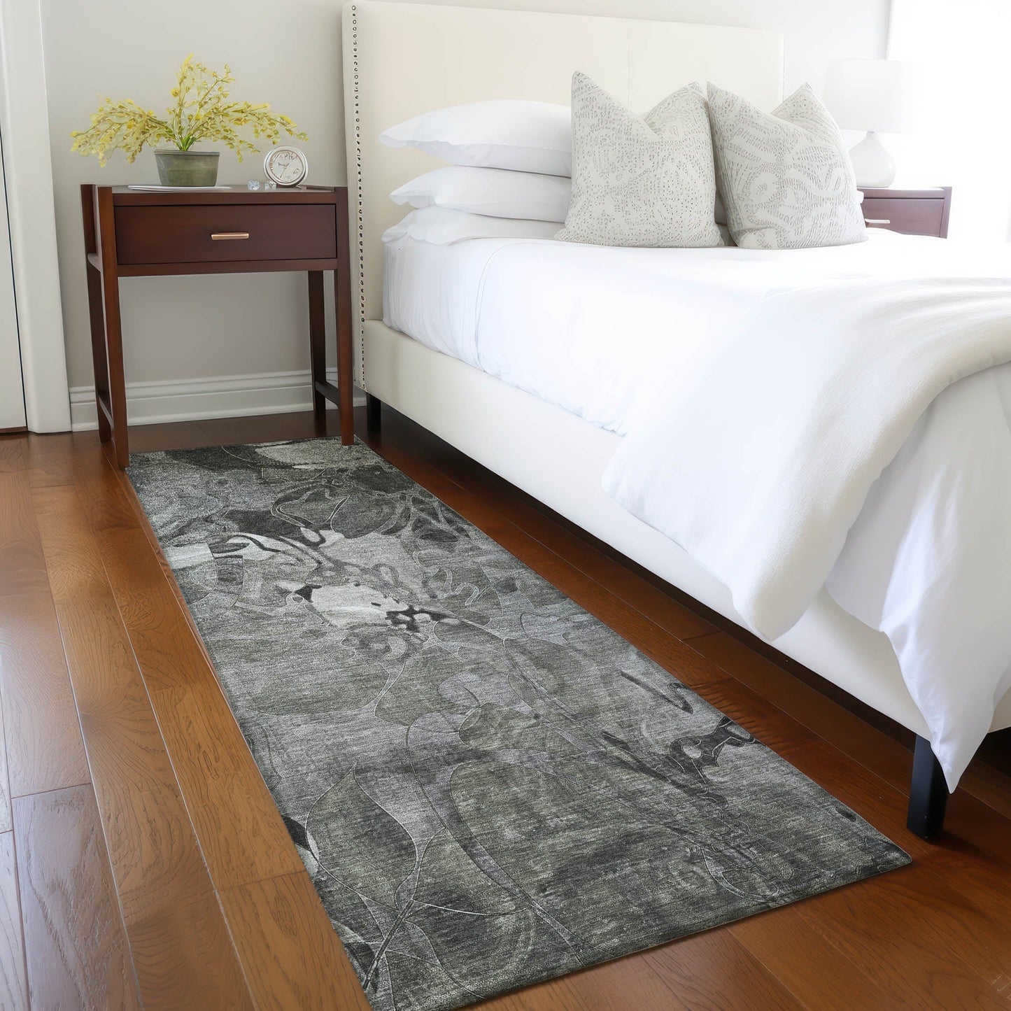 Machine Washable Indoor/ Outdoor Modern Floral Chantille Rug