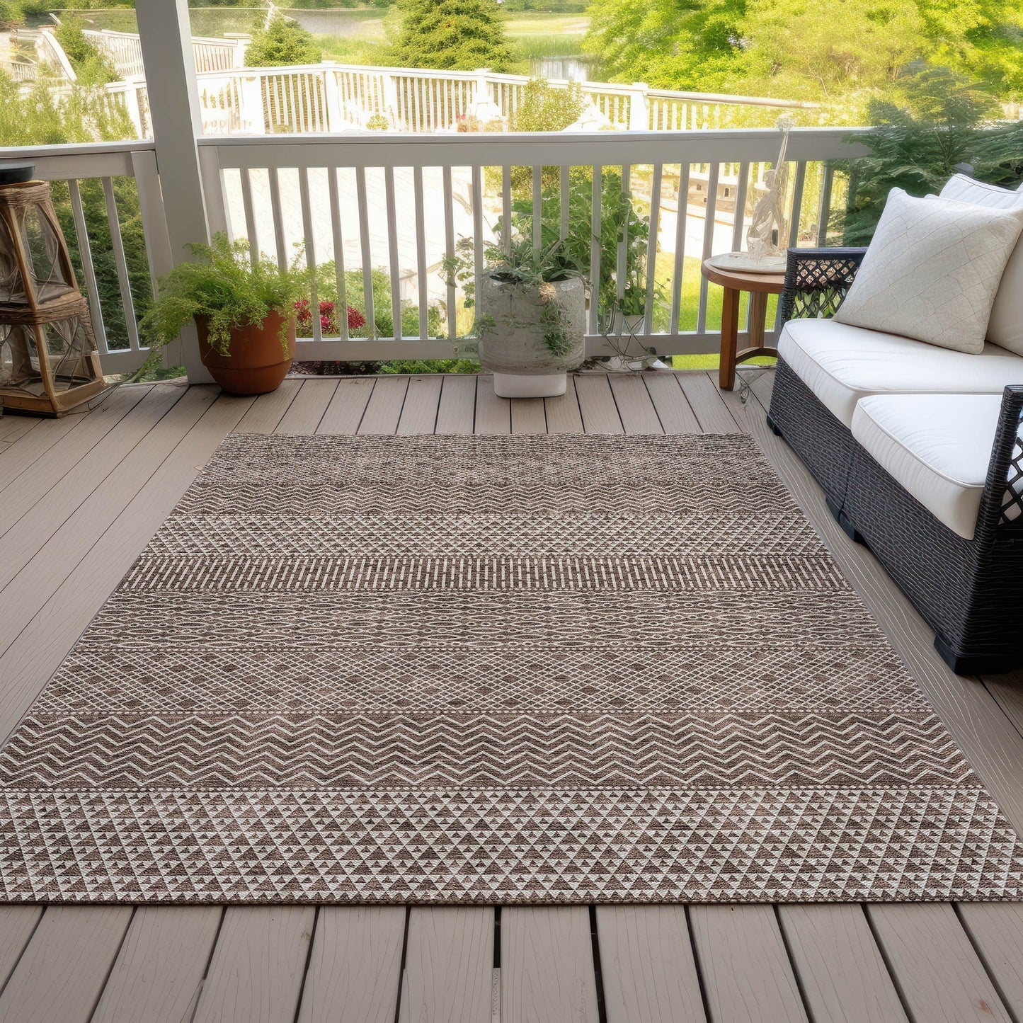 Machine Washable Indoor/ Outdoor Modern Stripes Chantille Rug