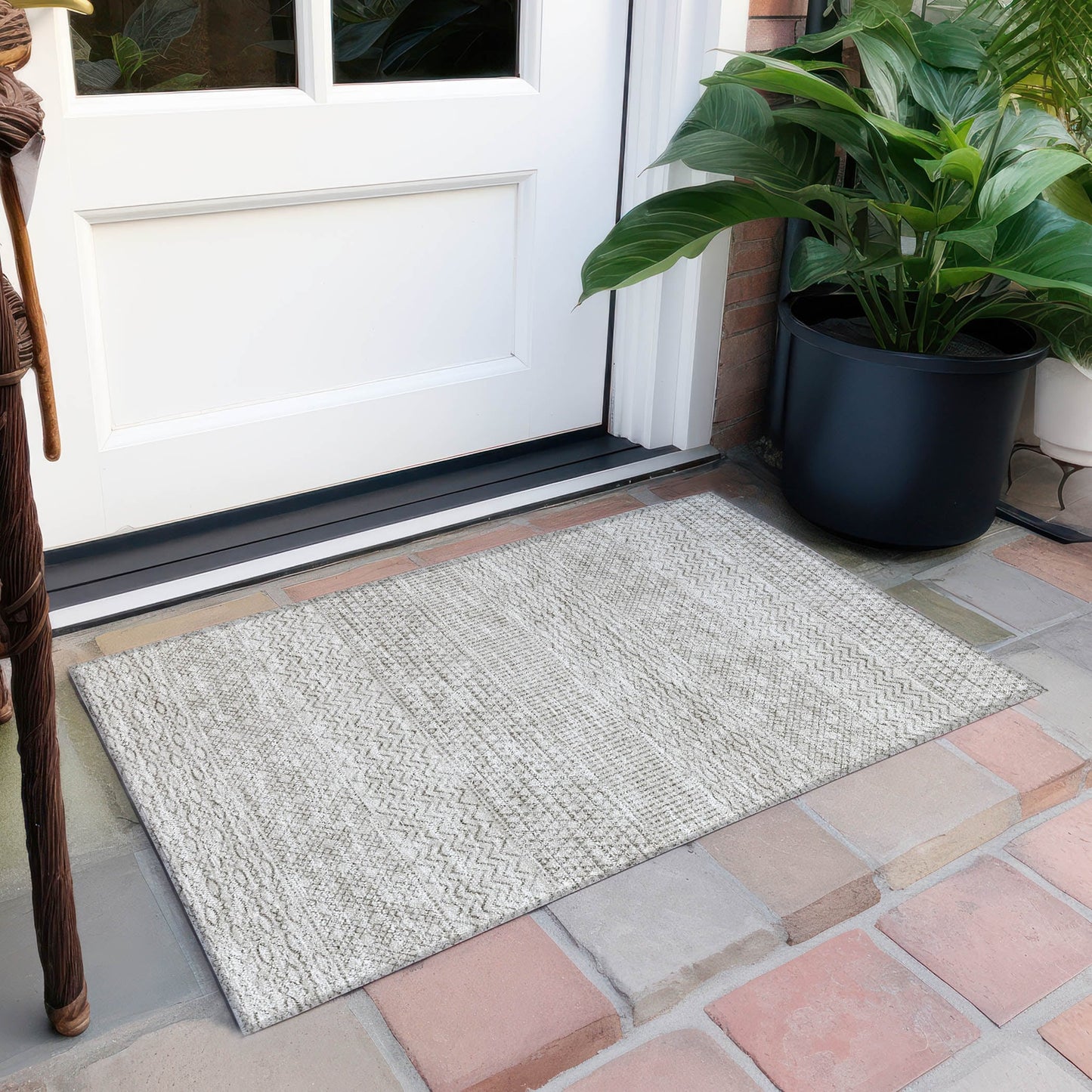 Machine Washable Indoor/ Outdoor Modern Stripes Chantille Rug