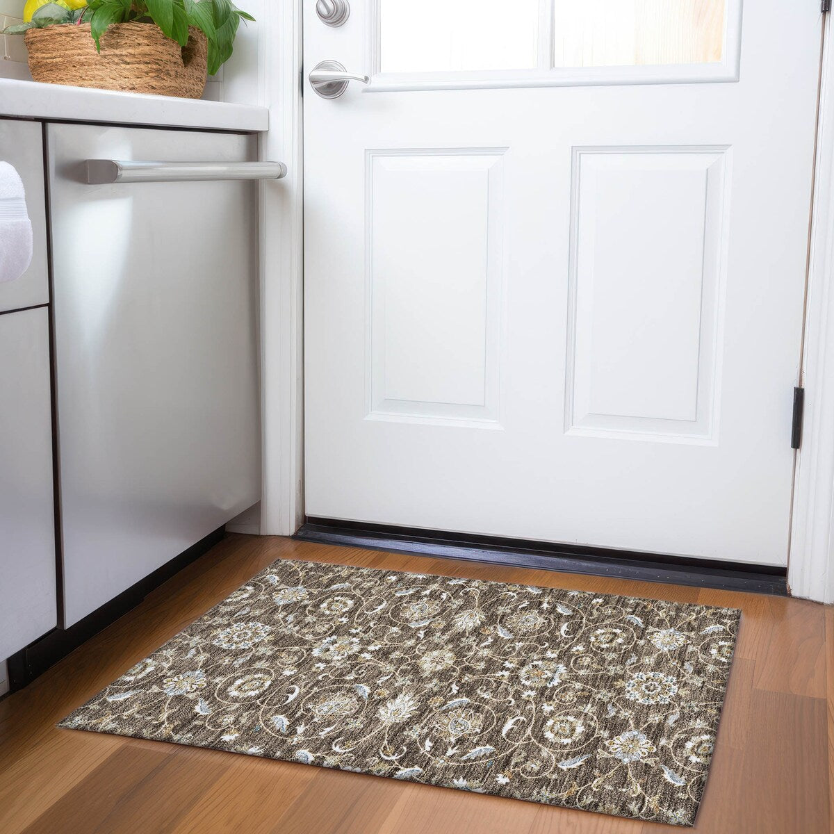 Machine Washable Indoor/ Outdoor Traditional KashanChantille Rug
