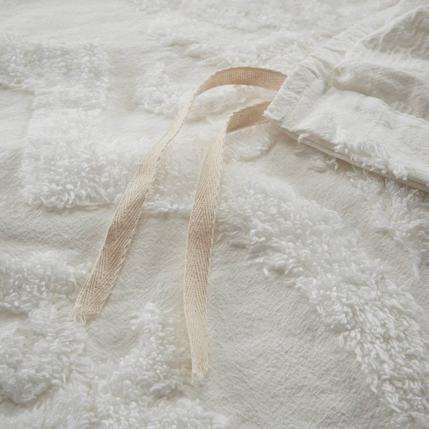 Madison Park Aeriela Tufted Cotton Chenille Damask Duvet Cover Set