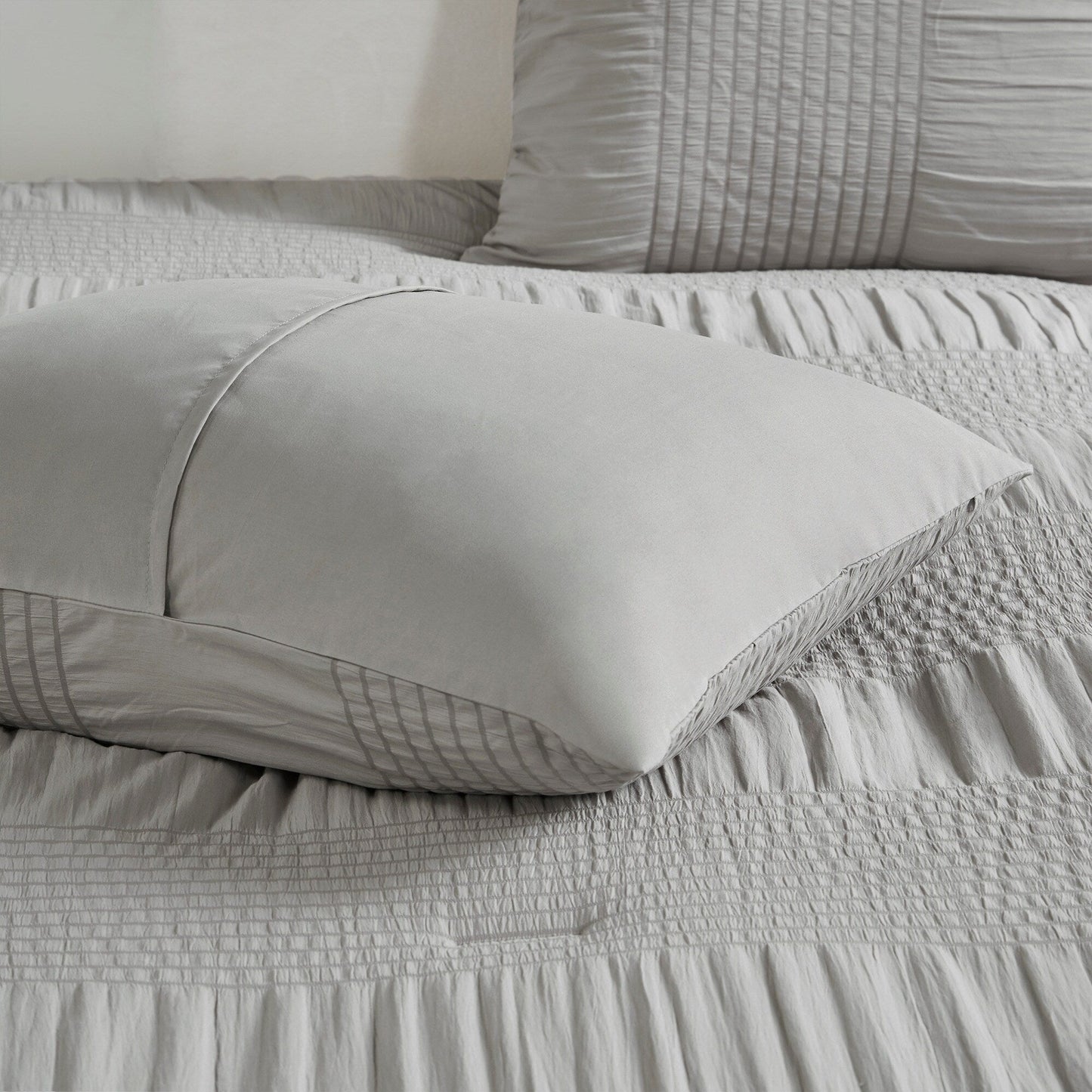 Madison Park Essentials Cirrus Complete Comforter Set with Bed Sheets