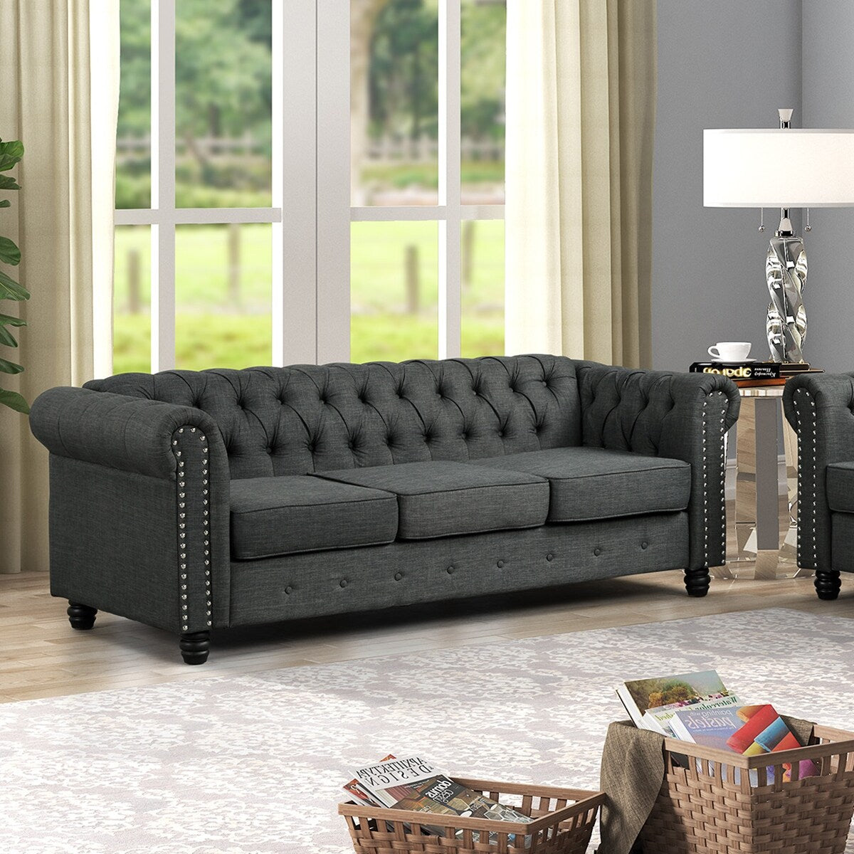 Canapé Chesterfield en lin Morden Fort avec capitonnage à boutons, clous et pieds en bois massif pour le salon