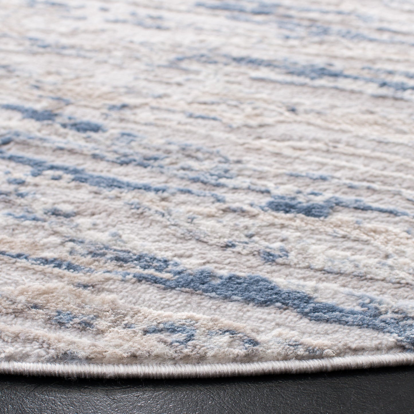 SAFAVIEH Amelia Agda Abstract Rug