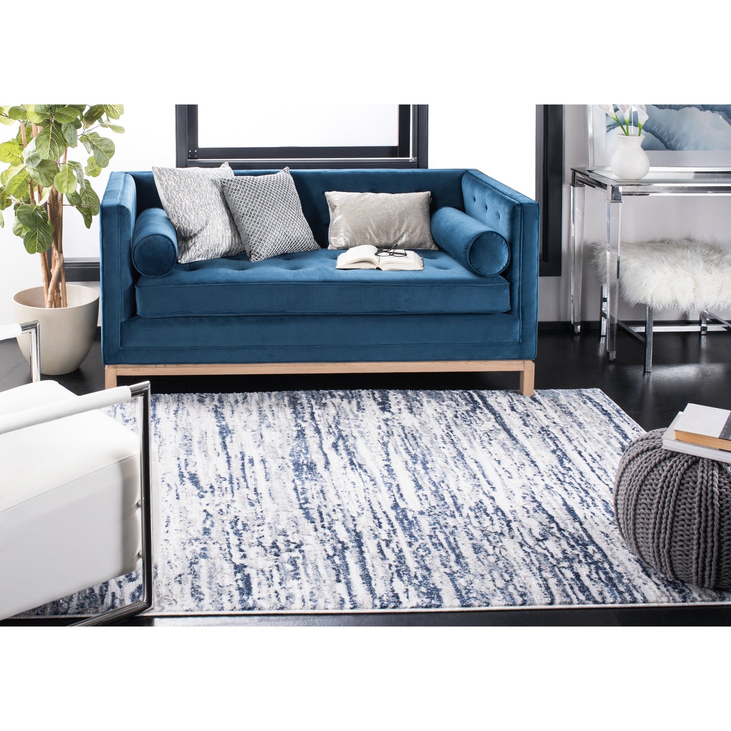 SAFAVIEH Amelia Agda Abstract Rug