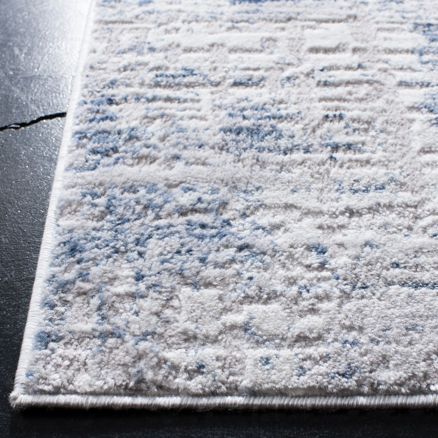 SAFAVIEH Amelia Marjolene Modern Abstract Rug