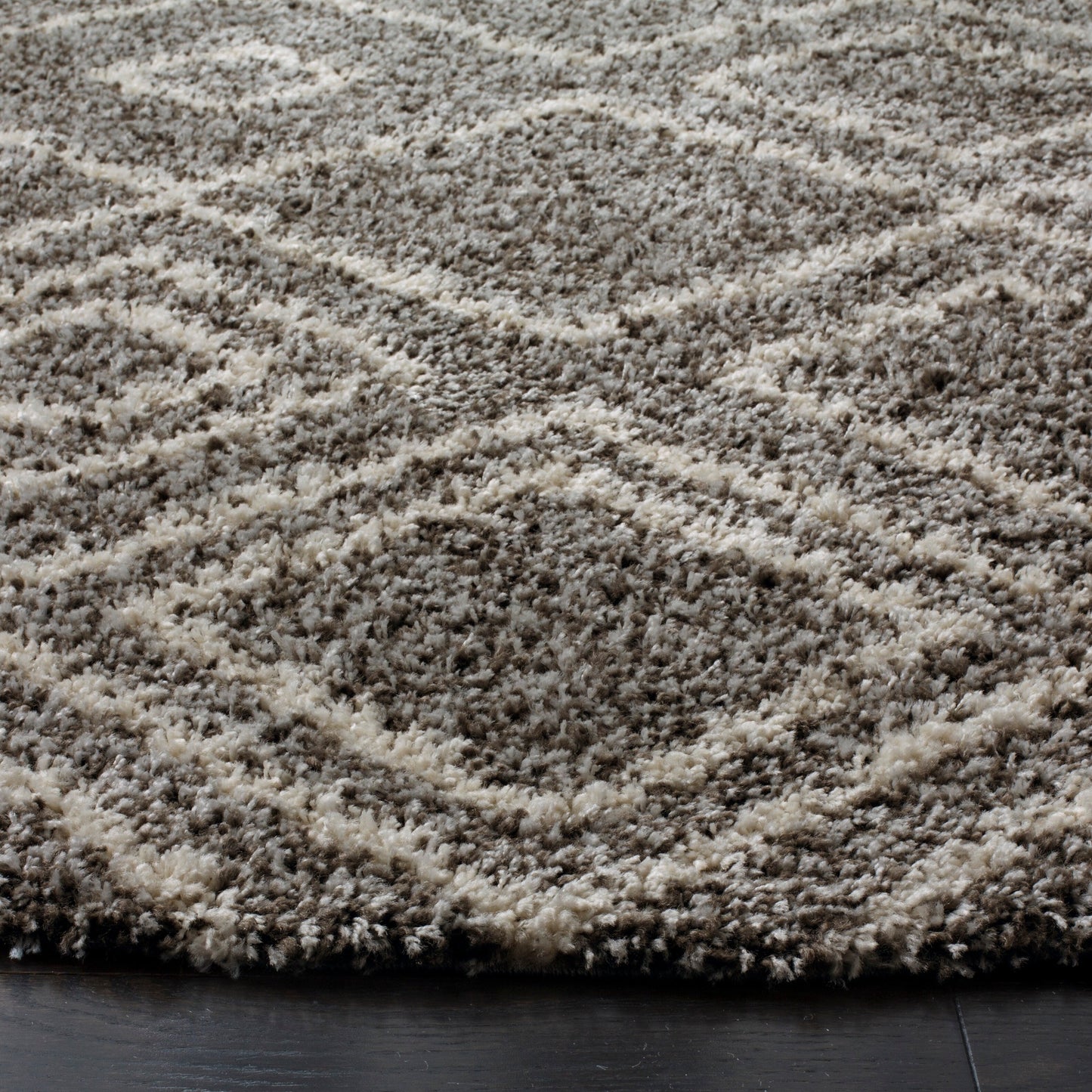 SAFAVIEH Arizona Shag Eyvor 1.2-inch Thick Rug