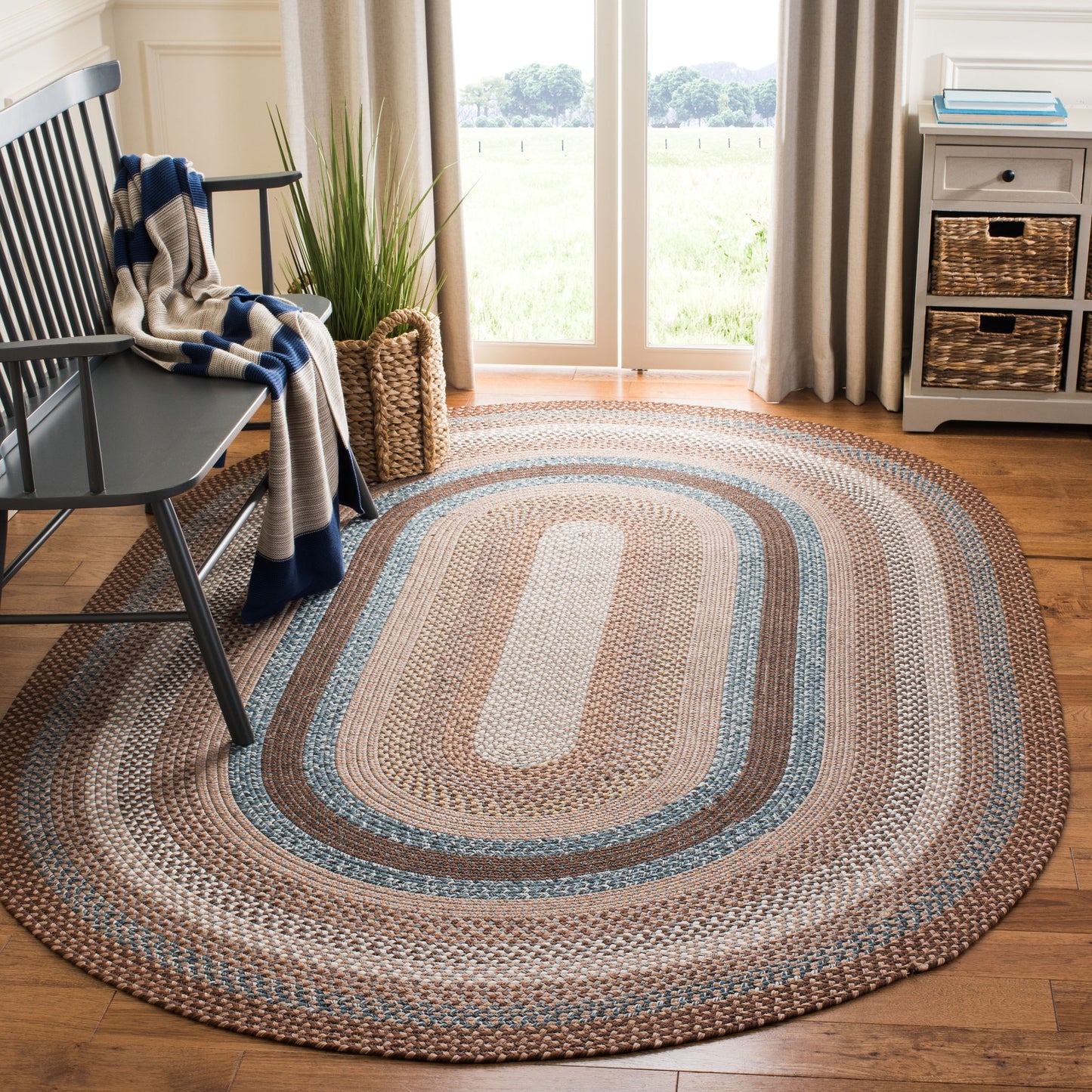SAFAVIEH Handmade Braided Tomislava Country Rug