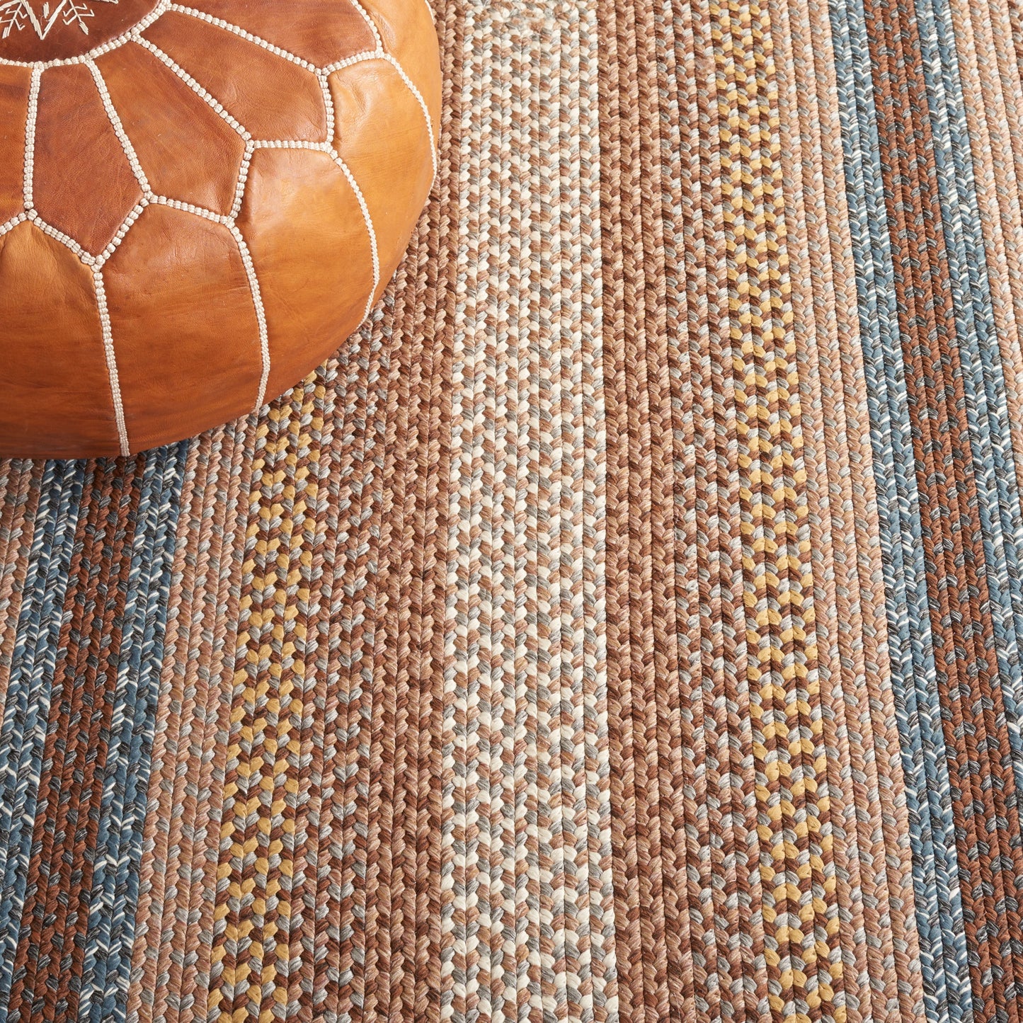 SAFAVIEH Handmade Braided Tomislava Country Rug