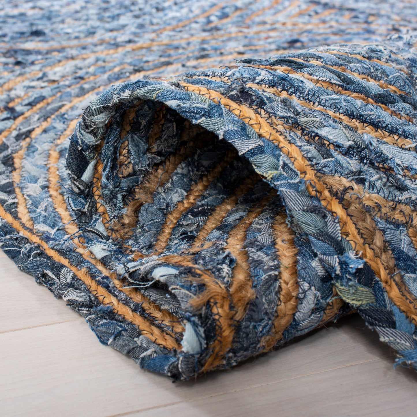 SAFAVIEH Handmade Cape Cod Eulogia Coastal Jute Rug