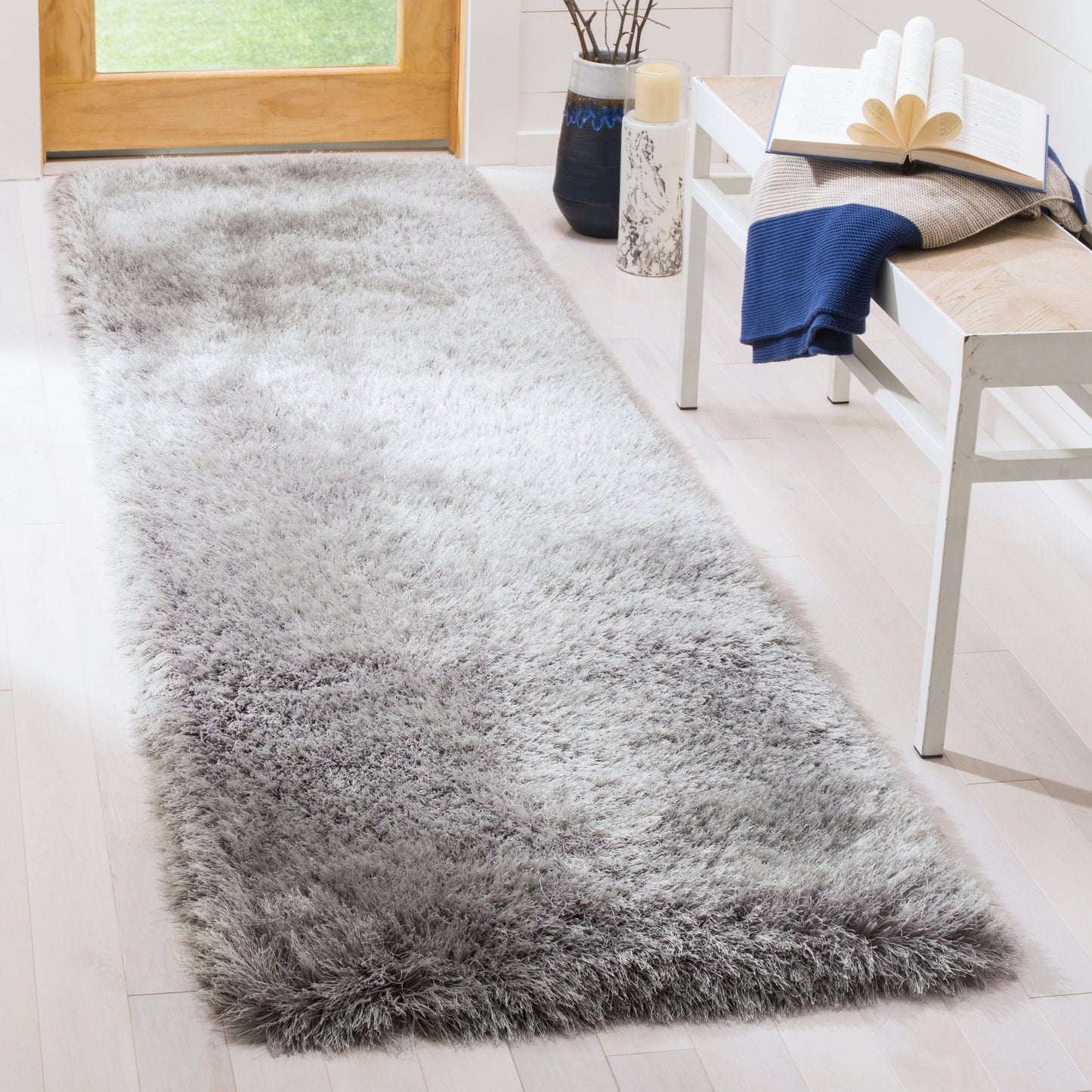 SAFAVIEH Handmade Fiona Shag Djenka 3-inch Thick Rug