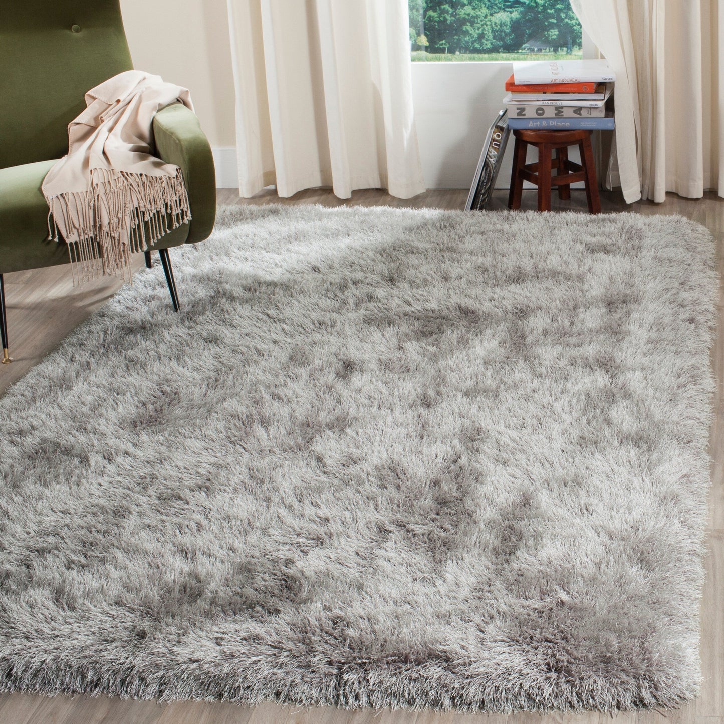 SAFAVIEH Handmade Fiona Shag Djenka 3-inch Thick Rug