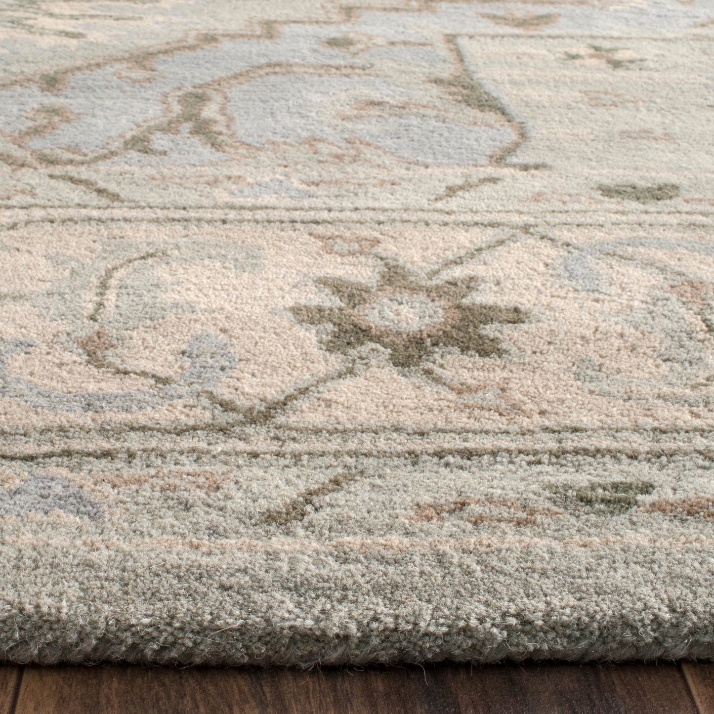 SAFAVIEH Handmade Heritage Floating Dahlia Traditional Oriental Wool Rug