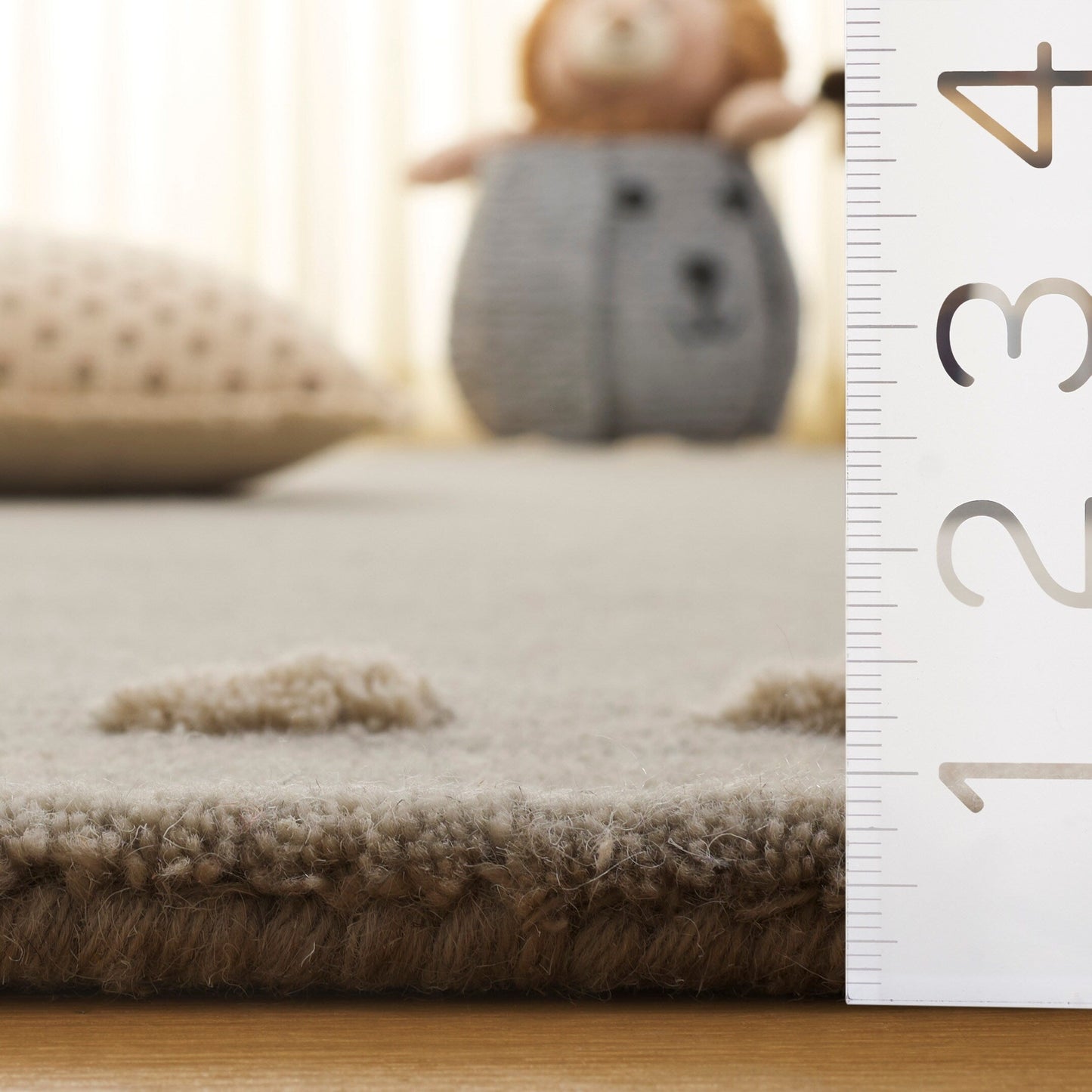 SAFAVIEH Handmade Kids Alondra Wool Rug