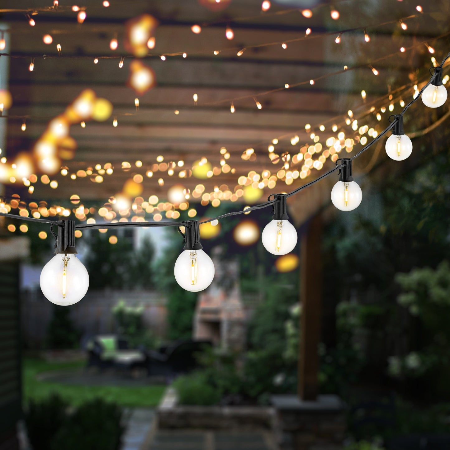 SAFAVIEH Lighting Jenica 25 FT Led Outdoor String Lights - 2W x 300D x 3H