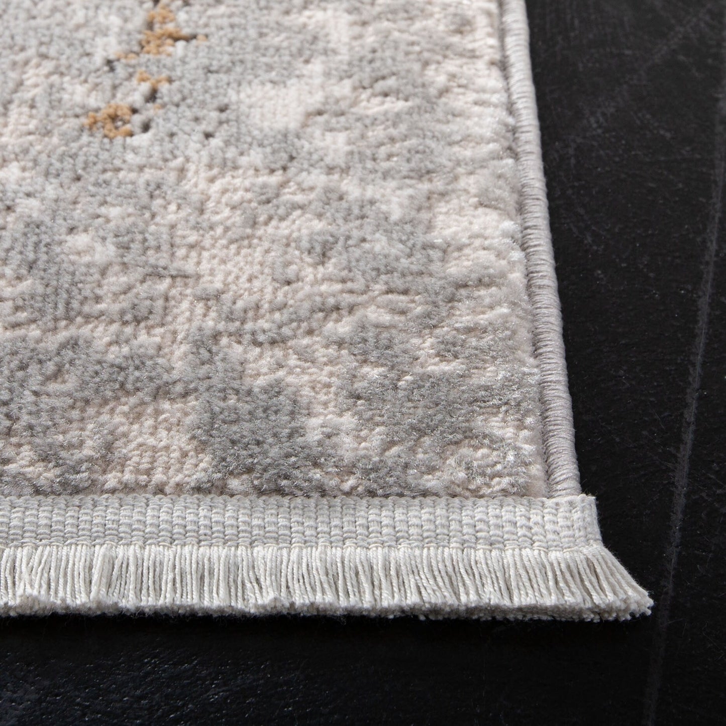 SAFAVIEH Shivan Petruna Modern Abstract Rug
