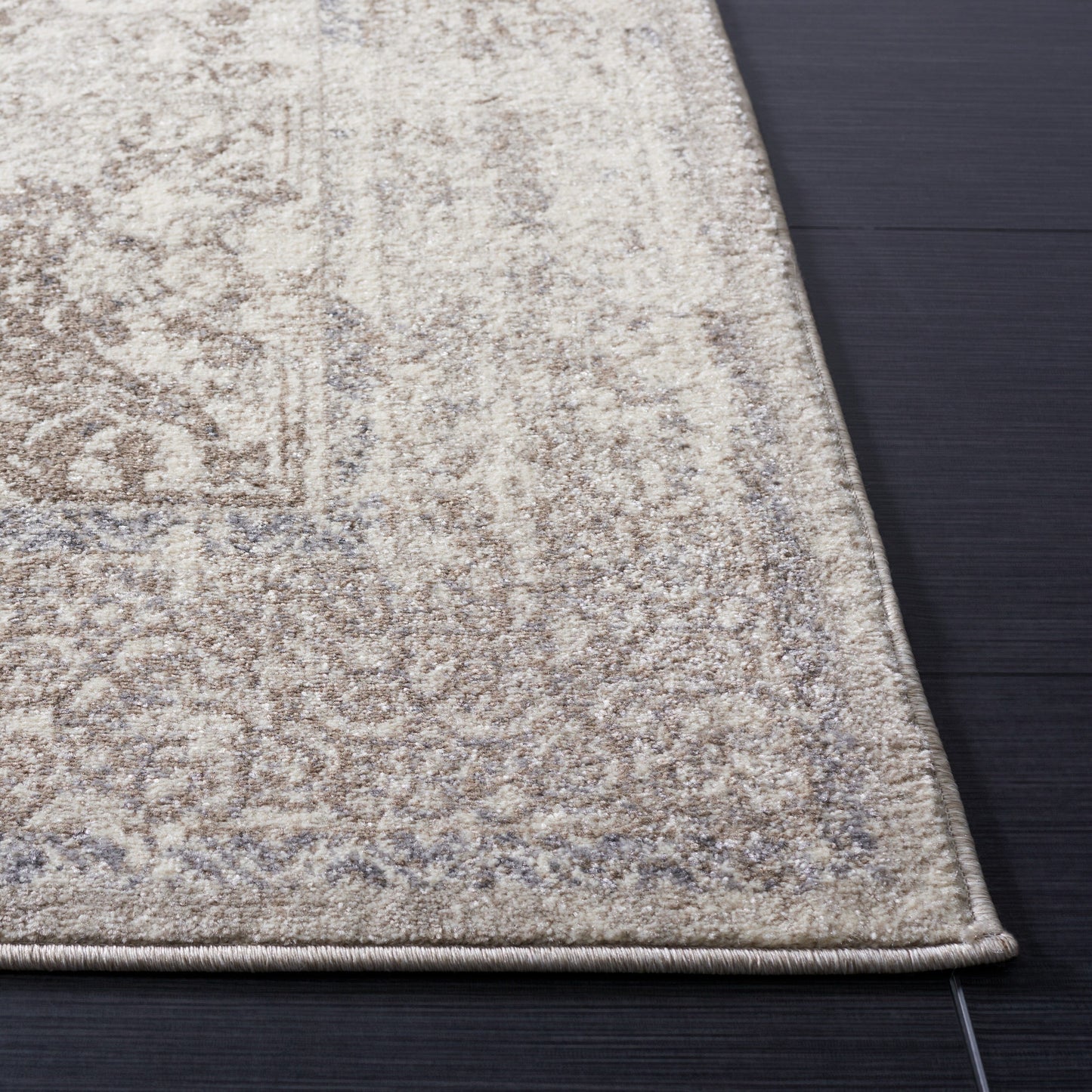 SAFAVIEH Sofia Glenna Vintage Oriental Medallion Rug