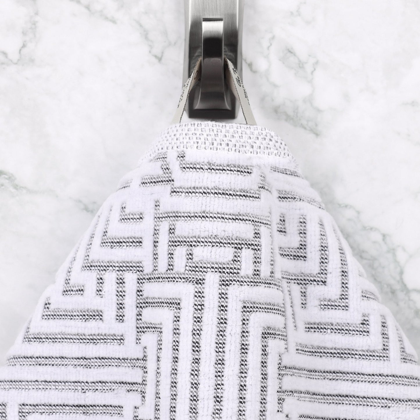 Superior Jasper Cotton Modern Jacquard Soft 3 Piece Bathroom Towel Set