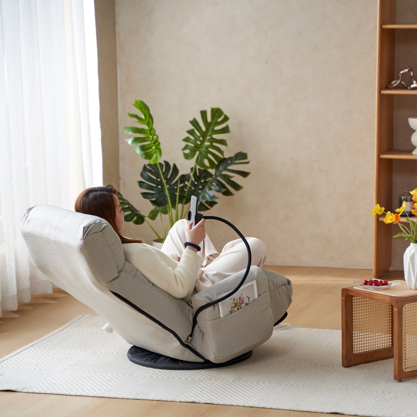 Fauteuil inclinable manuel pivotant à 360° avec support pour téléphone portable, appui-tête et dossier réglables