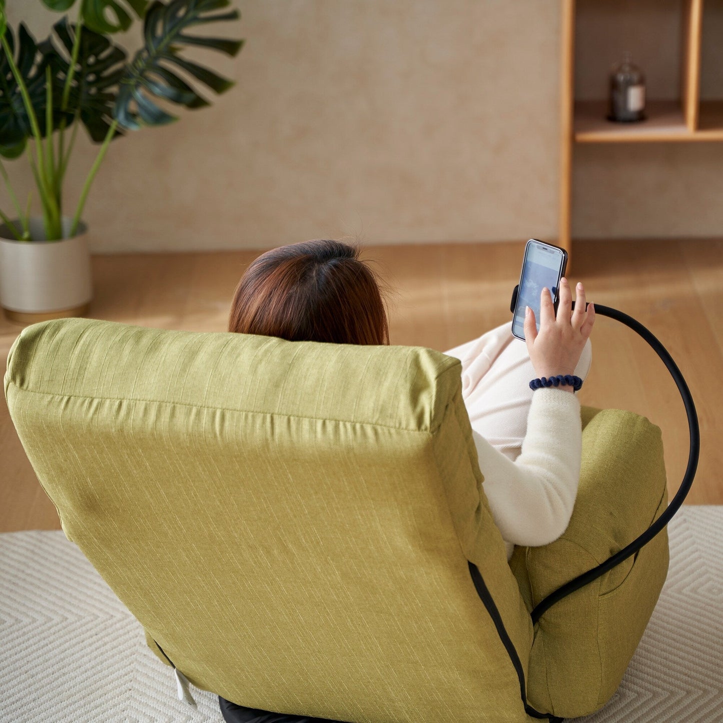Fauteuil inclinable manuel pivotant à 360° avec support pour téléphone portable, appui-tête et dossier réglables