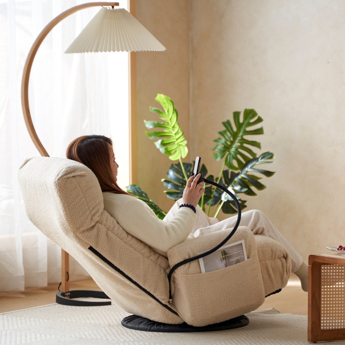 Fauteuil inclinable manuel pivotant à 360° avec support pour téléphone portable, appui-tête et dossier réglables