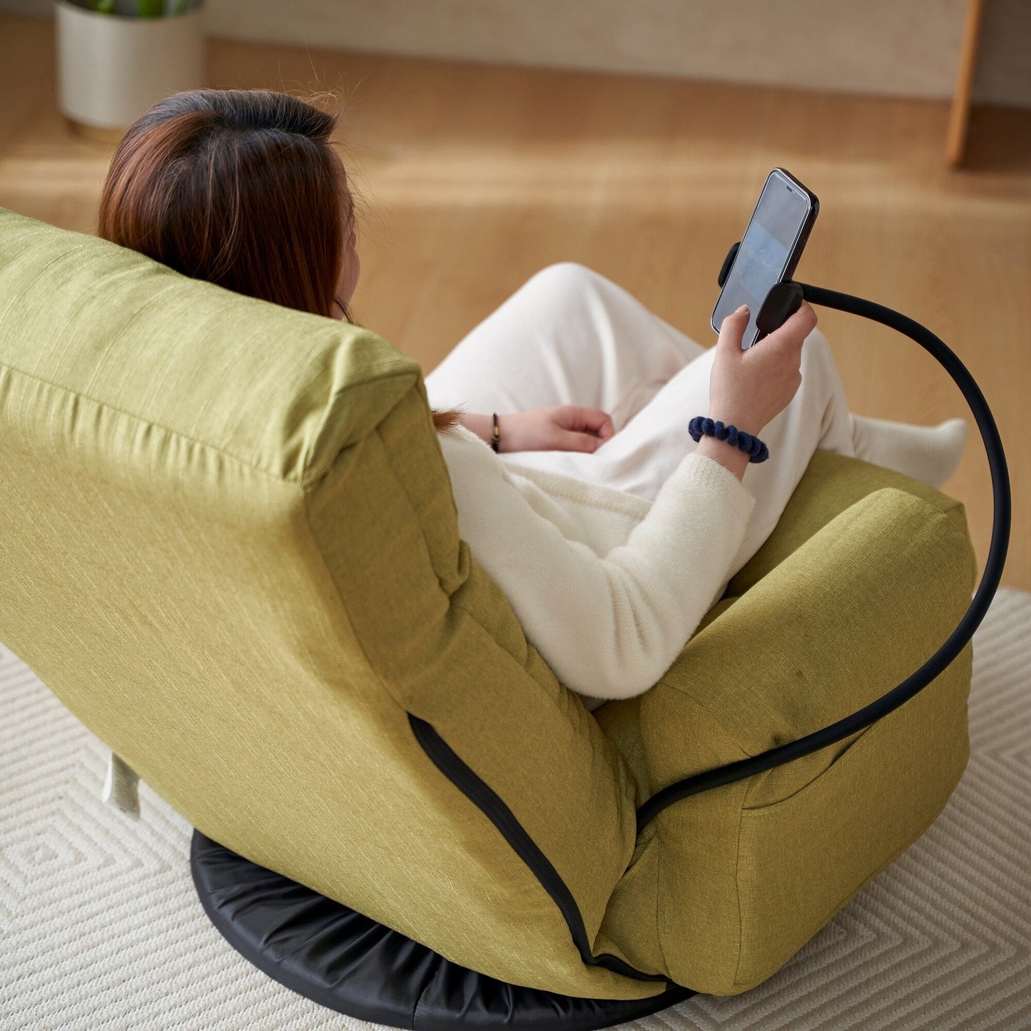 Fauteuil inclinable manuel pivotant à 360° avec support pour téléphone portable, appui-tête et dossier réglables