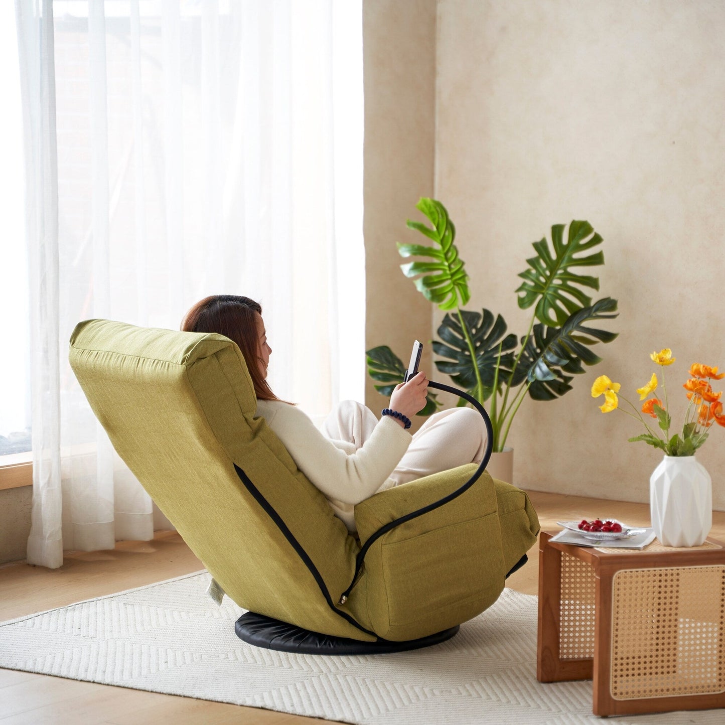 Fauteuil inclinable manuel pivotant à 360° avec support pour téléphone portable, appui-tête et dossier réglables