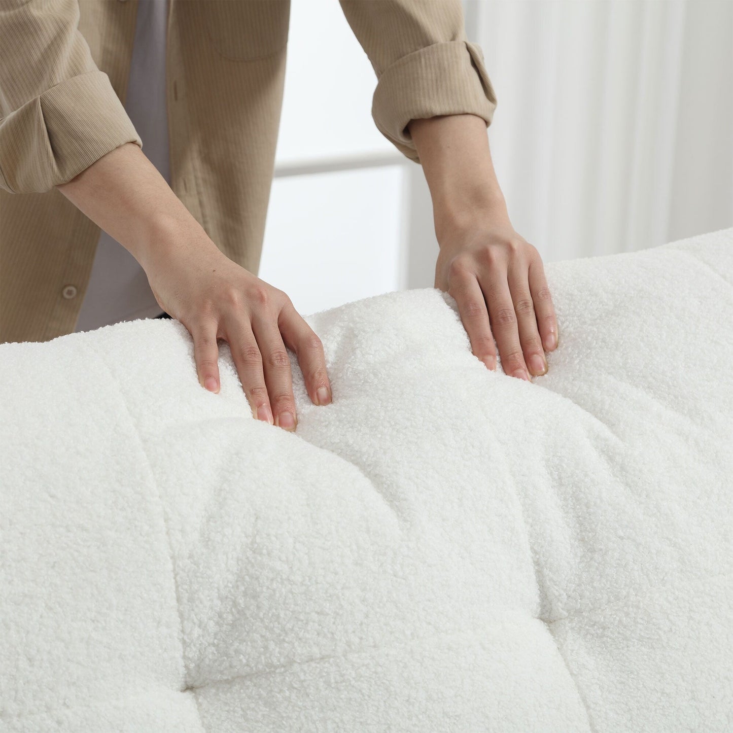 Canapé 2 places en tissu blanc 96,46 pouces avec motif nuage, rembourrage confortable et pieds en plastique pour le salon