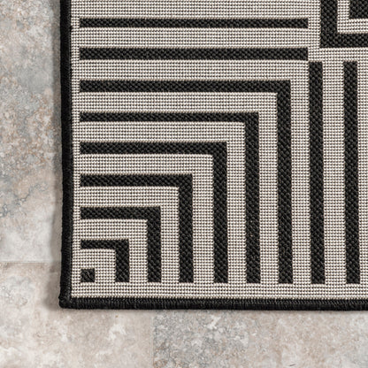 Nuloom Leah Classic Bordered Indoor/Outdoor Area Rug
