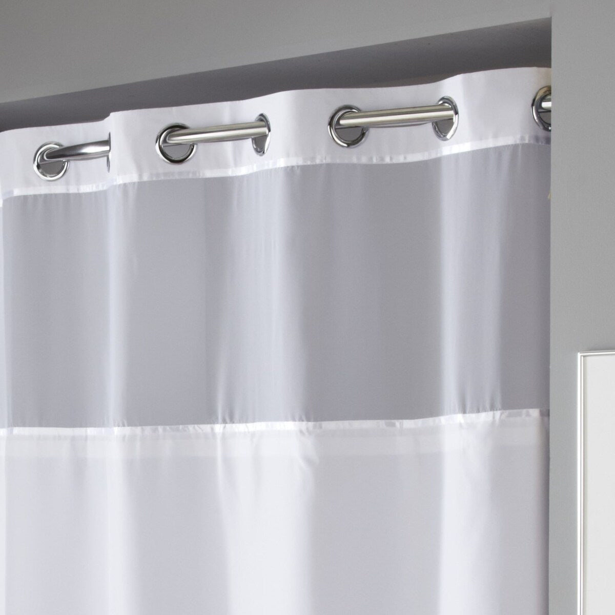 Rideau de douche 3 en 1 Hookless Escape avec fenêtre supérieure transparente, anneaux flexibles et doublure en tissu