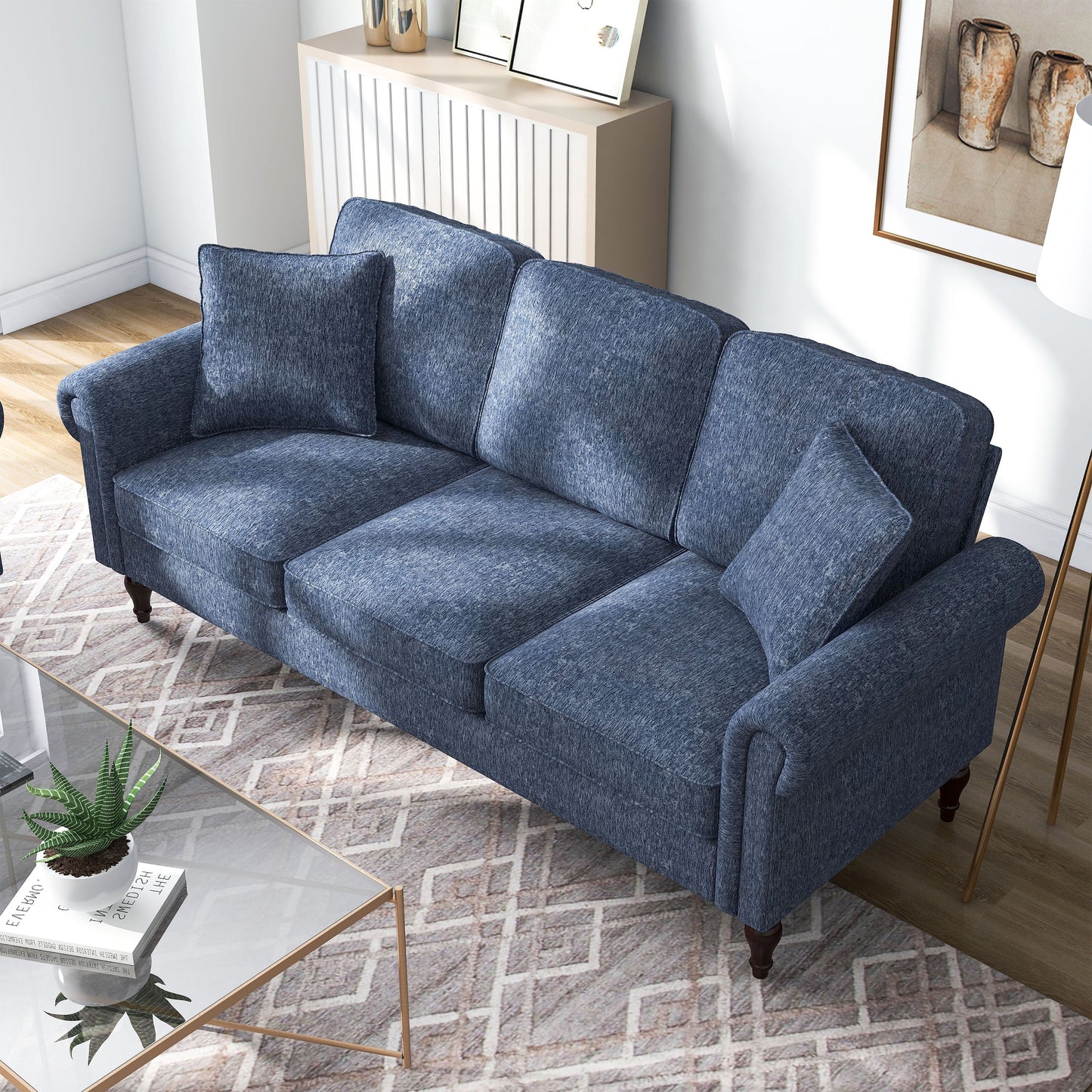 Canapé traditionnel Igny en chenille avec accoudoirs roulés et rembourré par Furniture of America