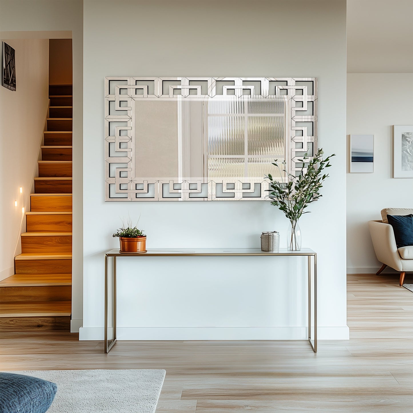 Grand miroir mural décoratif avec cadre géométrique argenté