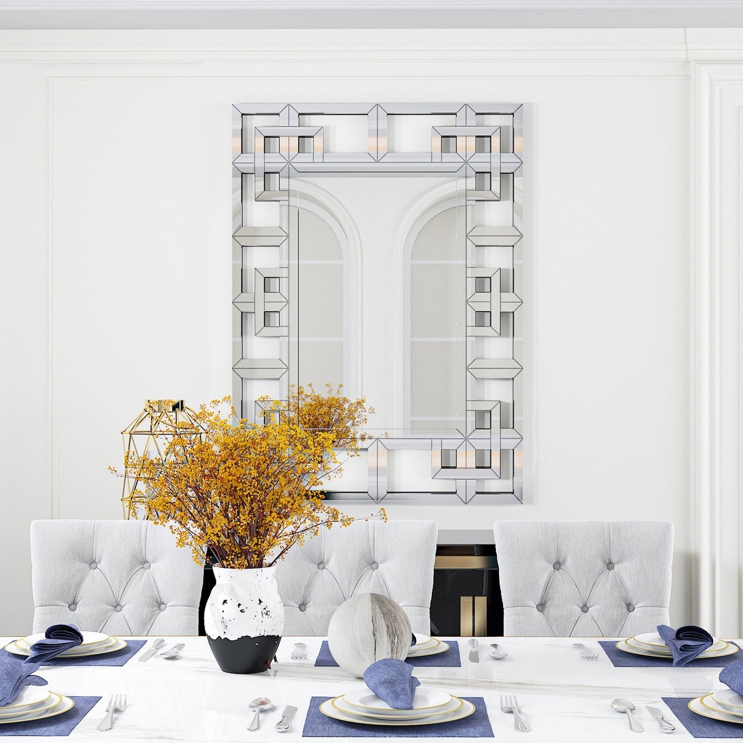 Grand miroir mural décoratif avec cadre géométrique argenté