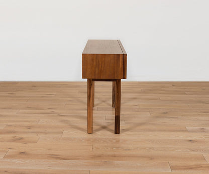Console Leevi